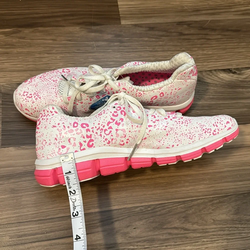 Addidas Leopard White Neon Pink Climachill Askin Tie Up Running Sneakers 7.5 NWT